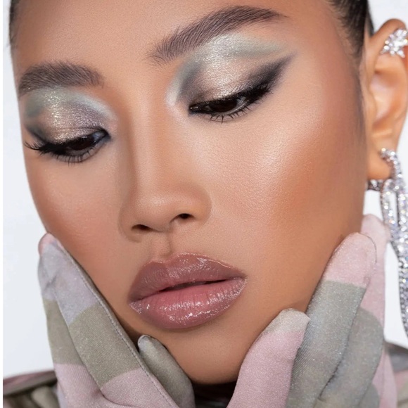 Natasha Denona- RETRO GLAM EYESHADOW PALETTE - Picture 2 of 13